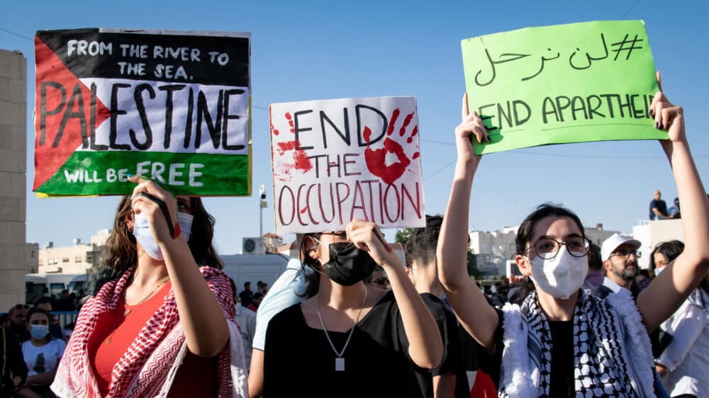 Immer wieder auf Demonstrationen zu sehen. Der Slogan „From the river to the sea - Palestine will be free“