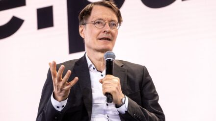 Karl Lauterbach, Republica