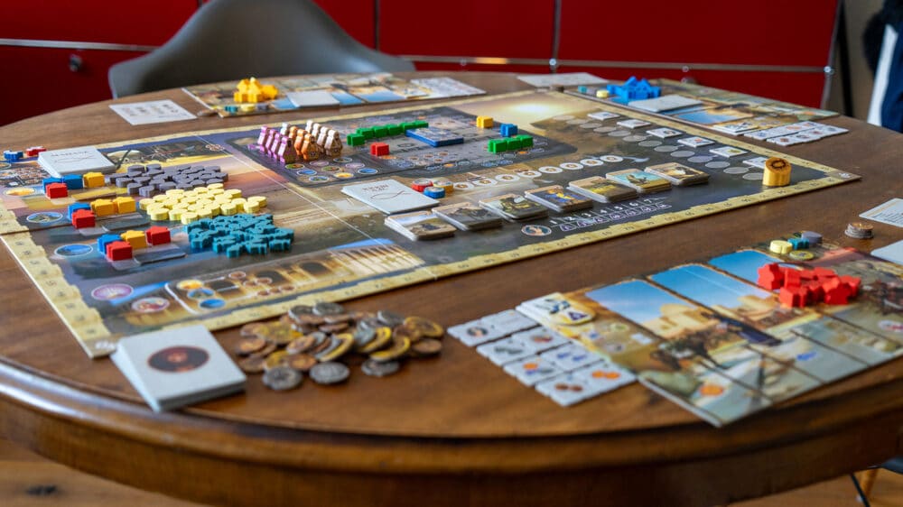 Im Brettspiel „Ierusalem: Anno Domini“ müssen die Spieler versuchen, einen Platz beim Letzten Abendmahl zu ergattern.