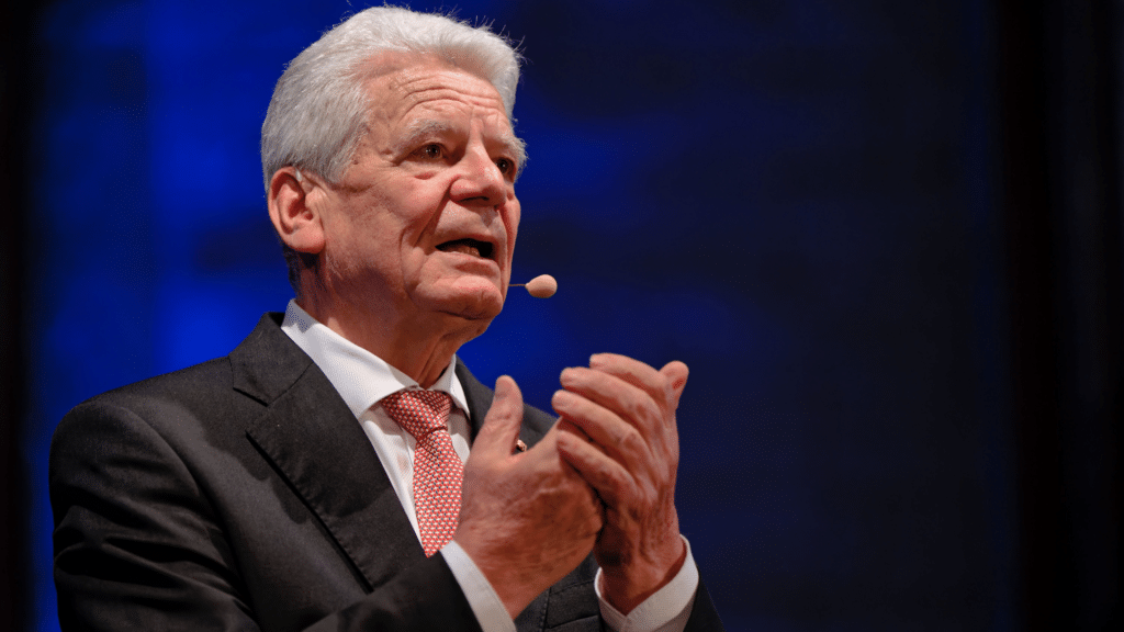 Altbundespräsident Joachim Gauck bei einem Vortrag in Marburg