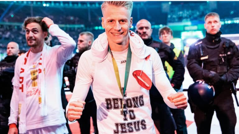 Chris Führich vom VfB Stuttgart bekennt nach dem DFB-Pokalsieg ohne Scheu seinen Glauben