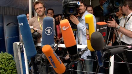 Fällt Phoenix bald weg: in der politischen Berichterstattung. Eine Petition möchte das verhindern.