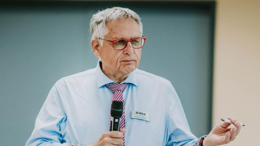 Die IDEA-Mitgliederversammlung hat Helmut Matthies einstimmig zum Ehrenvorsitzenden gewählt