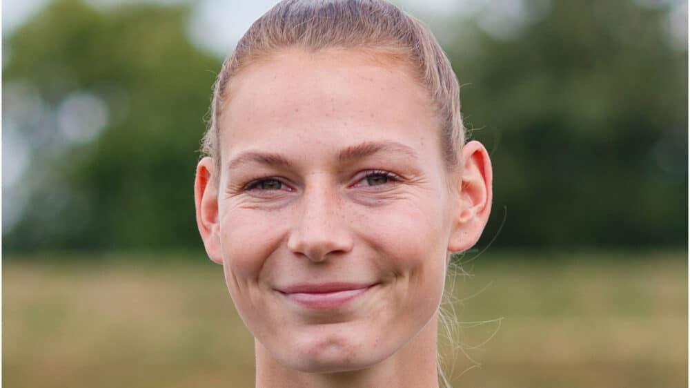 Der deutschen Nationalspielerin Sarai Linder ist ihr christlicher Glaube ungemein wichtig.