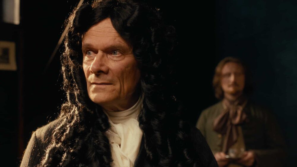 Edgar Selge als Leibniz