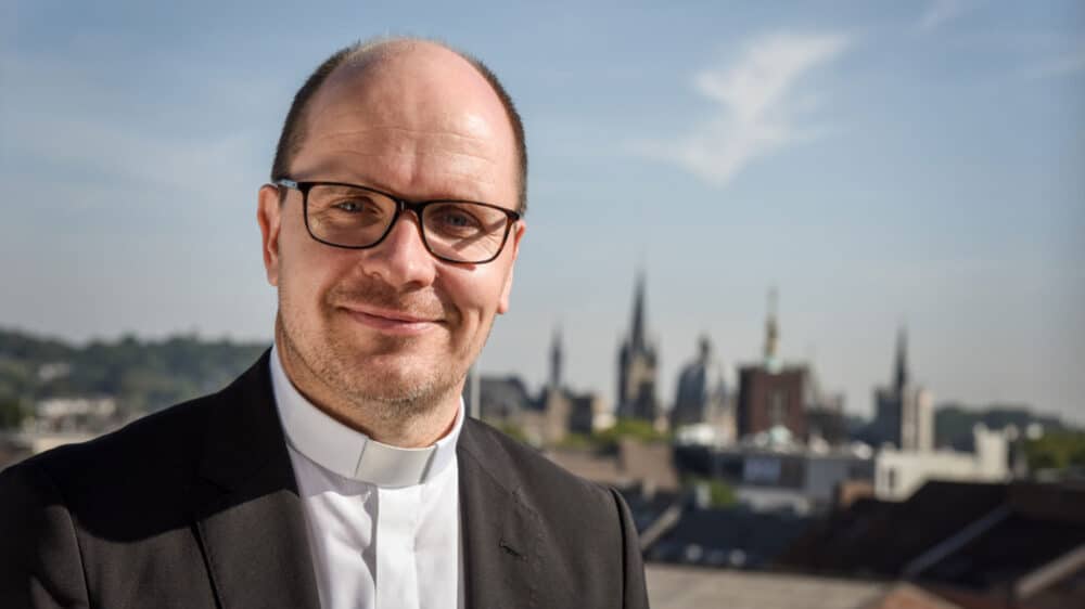 Der Präsident von missio Aachen Dirk Bingener wünscht sich, dass sich Bundeskanzler Friedrich Merz bei seinem Israel-Besuch auch für die Christen vor Ort einsetzt.