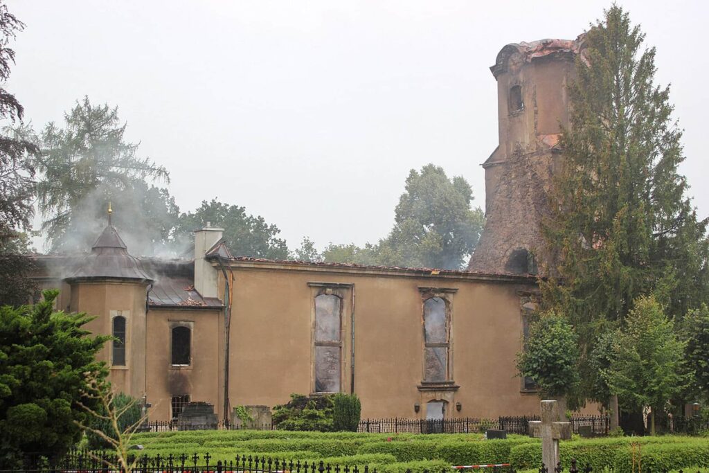 Brandanschlag auf eine Kirche