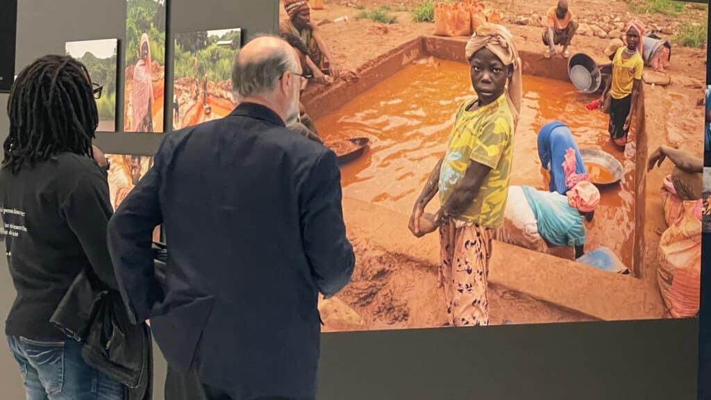 „Aus allen Schatten“