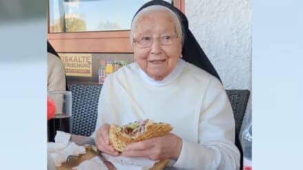 Ordensschwester Irmingard