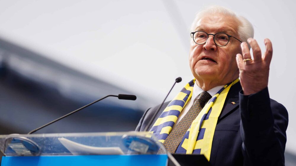 Bundespräsident Frank-Walter Steinmeier am Rednerpult während der Eröffnung des 104. Deutschen Katholikentags