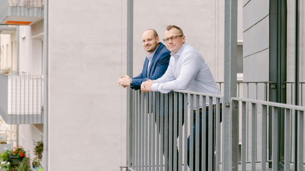 Tim Dyck (links) und Sascha Neudorf führen die Geschäfte von Mehr-Budget (Foto: privat)