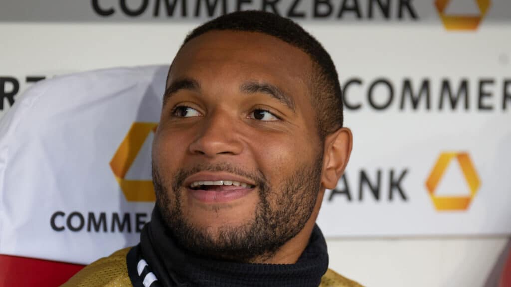 Der deutsche Fußballnationalspieler Jonathan Tah möchte auch in Zukunft mit seinen Gegnern beten