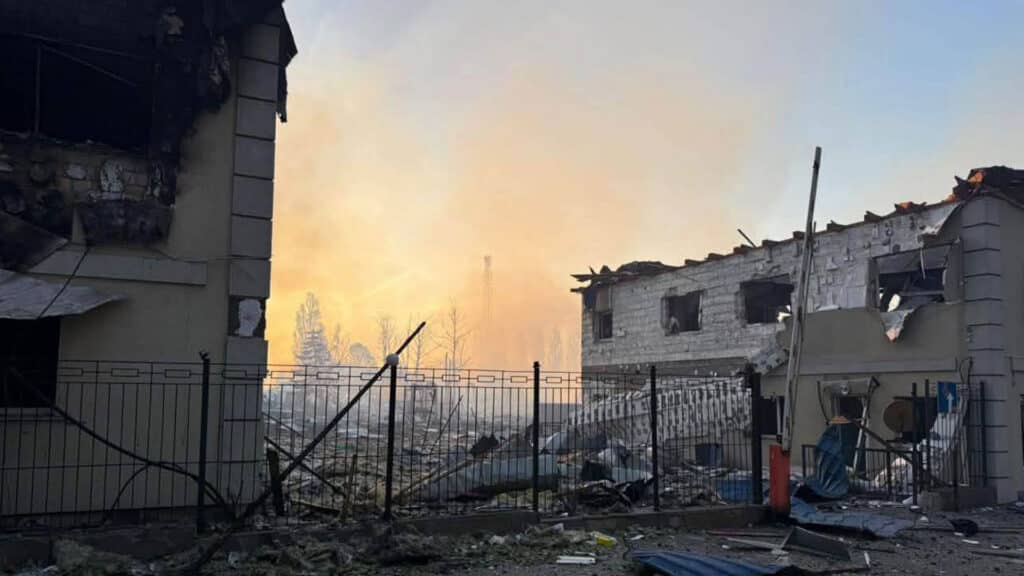 Ein Bild des Schreckens: das zerstörte Gebiet nach den russischen Drohenangriffen in Kiew