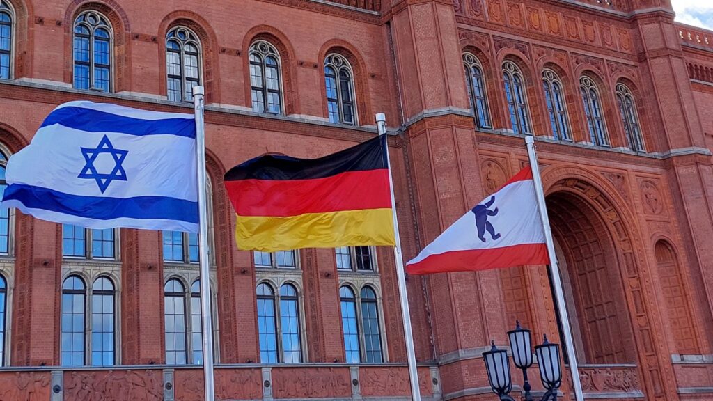Rotes Rathaus_Israel-Flagge